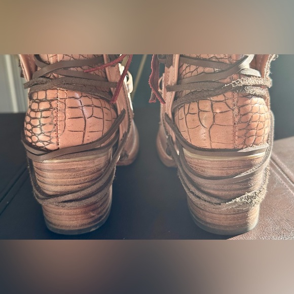 FREEBIRD by Steven - Crue in Blush Multi, Ankle Bootie Size 8 - Picture 3 of 5